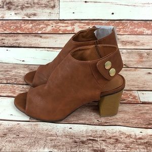 Sold Cognac slingback chunky heel sandals